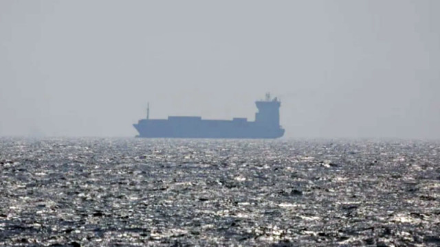 Икономист: Далеч сме от нормално пропускане през Ормузкия проток