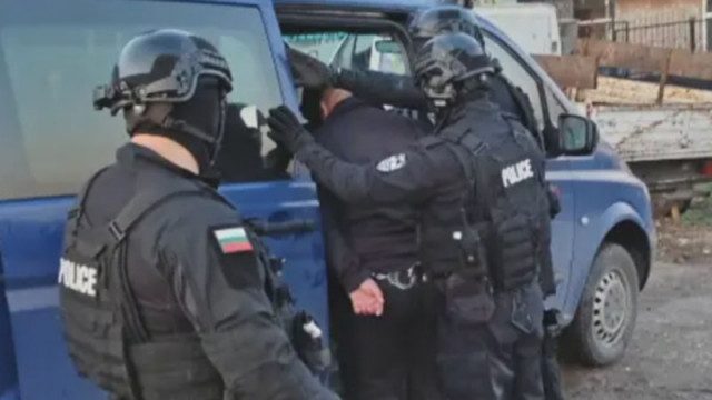 Акция „Купен вот“ в Монтана: Откриха 200 лични карти на починали хора