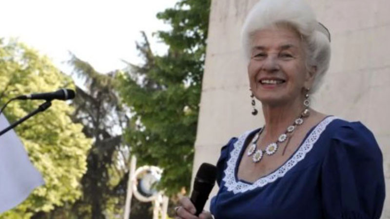 България се сбогува със "Славеят на Странджа" - народната певица Янка Рупкина