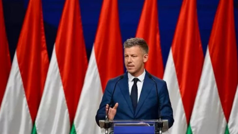 Петер Мадяр обвини: Сиярто и негови колеги унищожават ценни документи