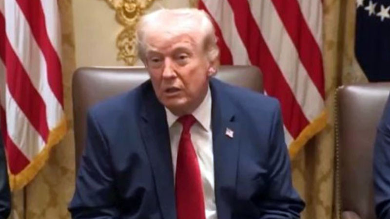 Ройтерс: Месец от началото на войната в Иран над Тръмп е надвиснал дамоклев меч