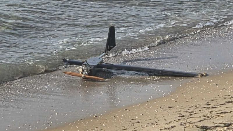 Откриха военен дрон на плажа в Несебър