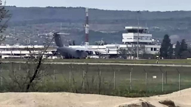 US военнотранспортни самолети С-17 Globemaster са забелязани на летище Варна