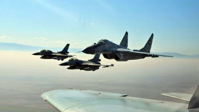 След масирана атака на Русия срещу Украйна: Полша вдигна изтребители и затвори летища