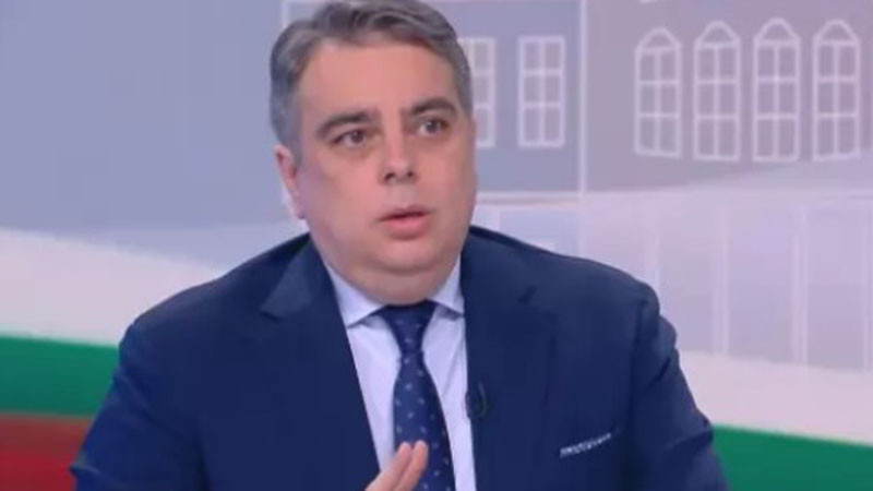 Асен Василев: Ако хората гласуват за Радев - трябва да са наясно, че гласуват за постна пица