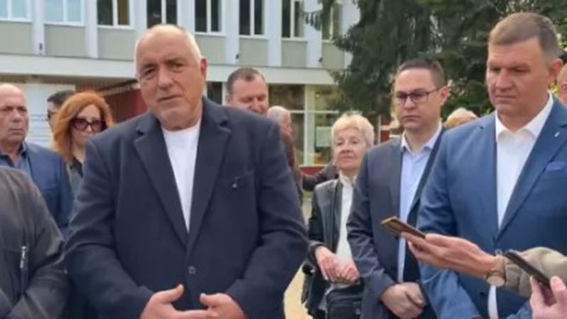 Борисов в Димитровград: Този път има оглуштелно мълчание по темата с машинния вот