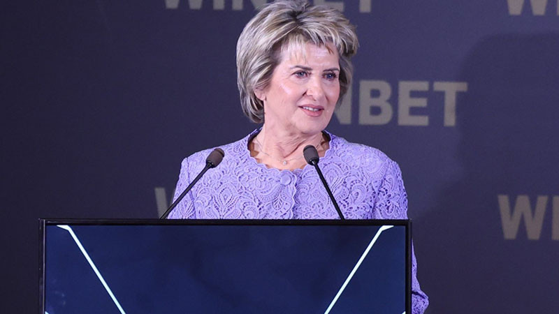 Финансов блокаж в БОК, Весела Лечева обвини старото ръководство