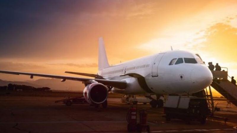 Иран частично отвори въздушното си пространство за международни полети