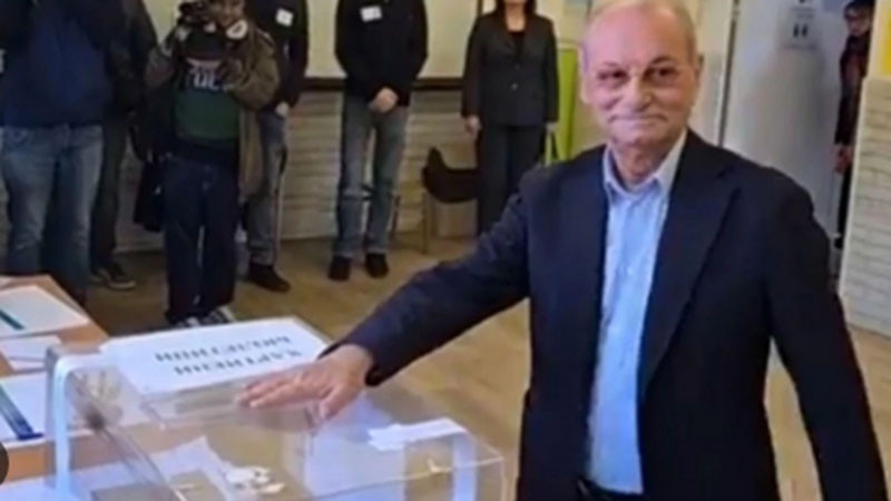 Ахмед Доган гласува: Поживьом, увидим! Гласувах за по-справедлива България