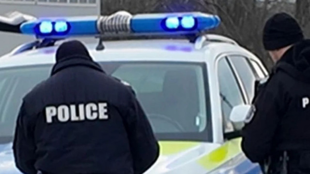 Шофьор с отнета книжка катастрофира при полицейска гонка във Варненско