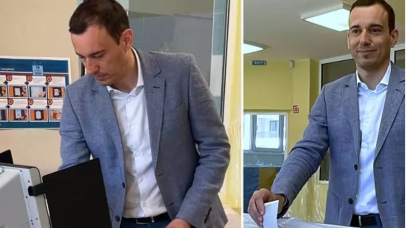 Васил Терзиев гласува с отвертка и флашка – за силна България в силна Европа