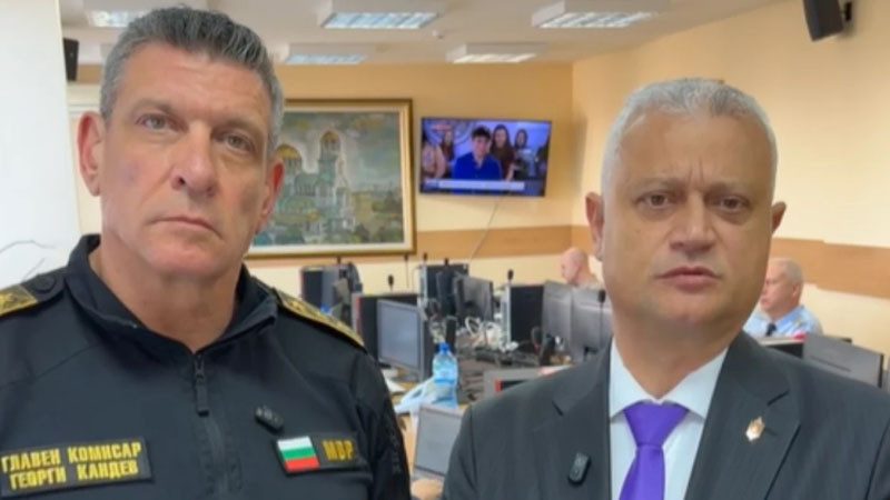 Дечев: Задържани са член на СИК и кметска дърщеря, пускали бюлетини от чужди имена