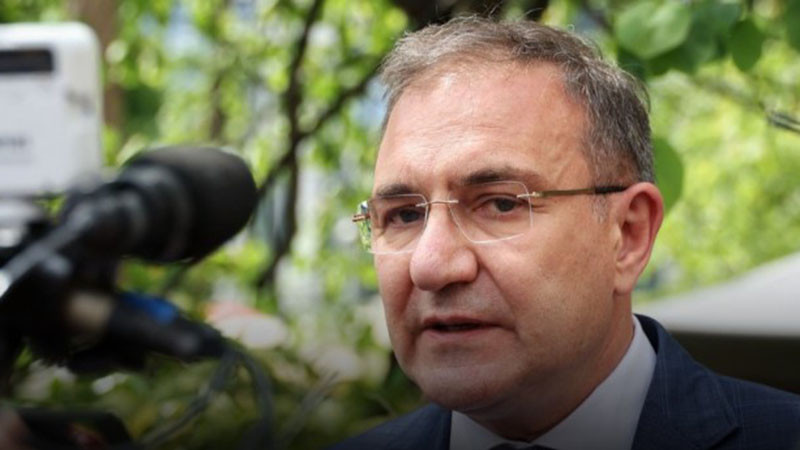 Борислав Гуцанов призова лидера на партията Крум Зарков да подаде незабавно оставка