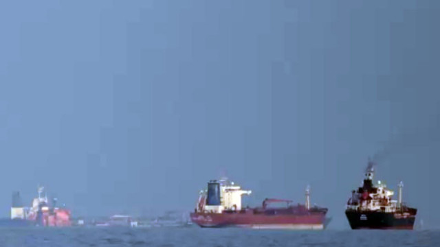 Три кораба бяха атакувани от Иран в Ормузкия проток