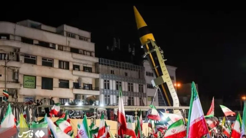 Иран разположи балистични ракети на площадите в Техеран след удължаването на примирието