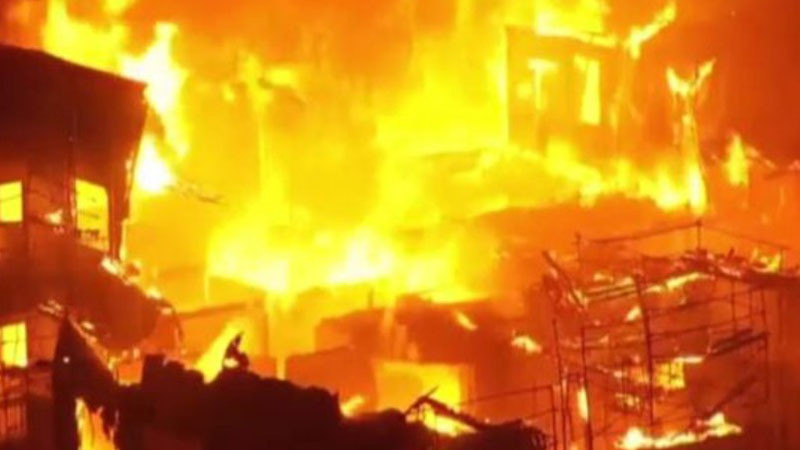 Горски пожари в САЩ унищожиха 50 къщи в Джорджия и Флорида, хората се евакуират