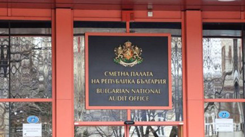 Сметната палата: Няма препоръки за банкови плащания за СИК, сезирахме НАП за нарушения