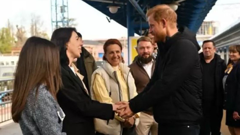 Принц Хари пристигна в Киев