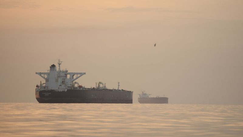 Американски военни извършиха абордаж на санкциониран кораб, превозващ петрол от Иран