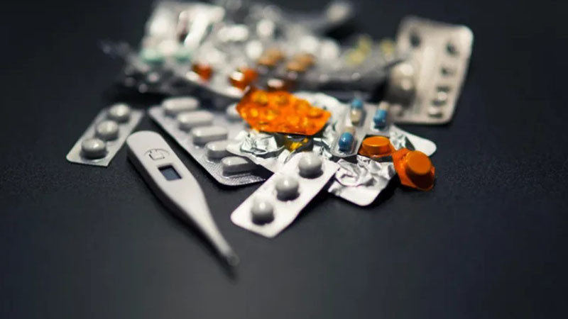 КЗК проверява пазара на лекарства заради съмнения за нарушения