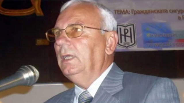 Менторът на Радев: А сега накъде? Смяна на политическата система, нова Конституция, нов курс навън!