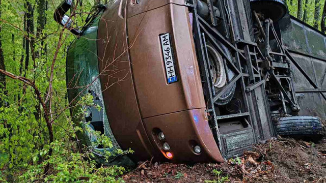 Оцелелите от преобърнатия автобус край Малко Търново си тръгнаха към Украйна