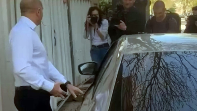 Радев плати глоба за неправилното паркиране в изборния ден