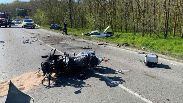 Моторист от Румъния загина, а 5-ма са ранени след тройна катастрофа край Цар Калоян