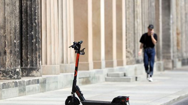 В Пловдив: Тротинетка връхлетя върху микробус, почина 22-годишна млада жена