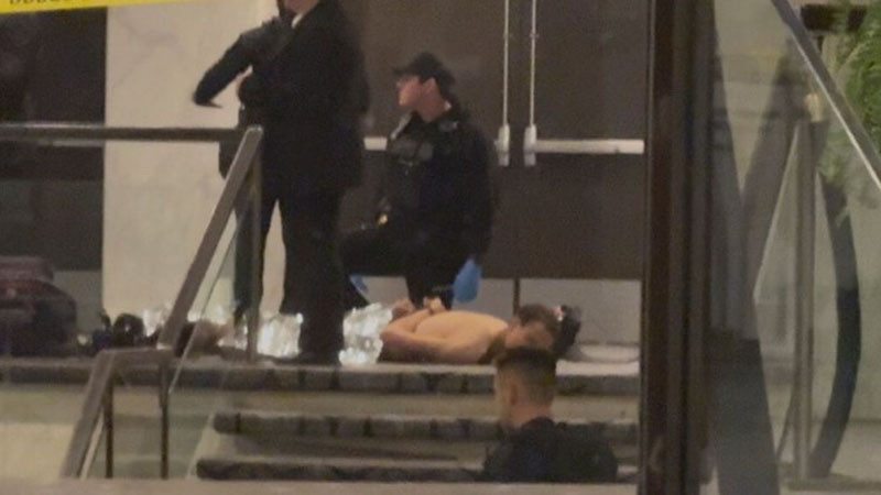 Роднини на стрелеца Алън предупредили властите минути преди атаката във Вашингтон