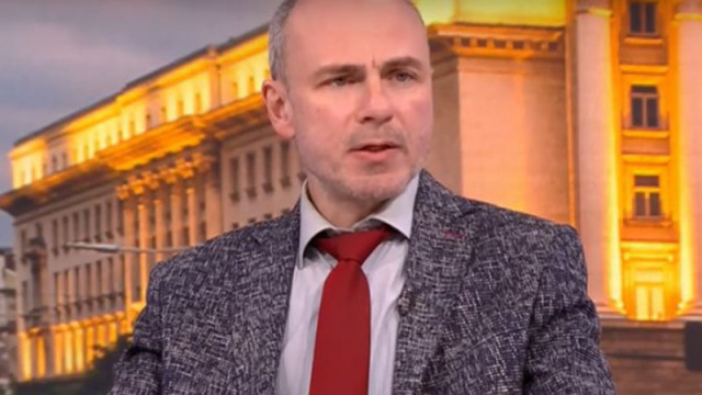 Петър Чолаков: Ако Радев влезе прекалено остро срещу модела, ще бъде сравнен с Пиночет