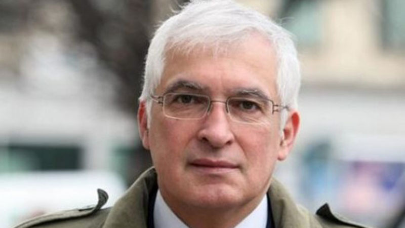 Проф. Боян Дуранкев: Изкуствени цветя и гнили ябълки в Народното събрание