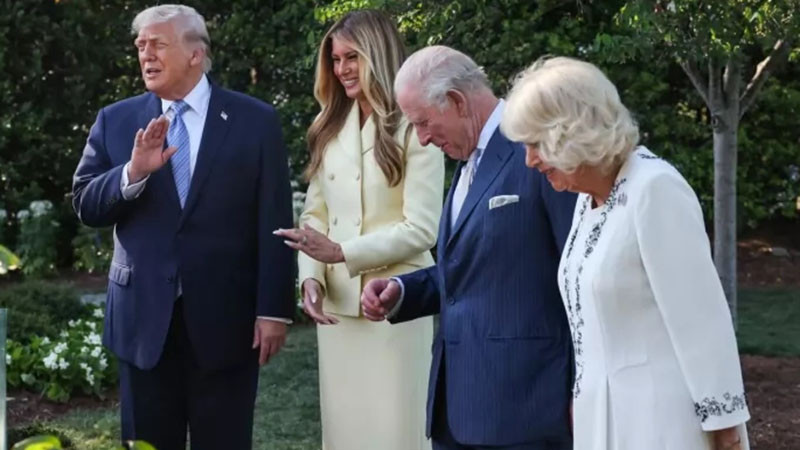 The Daily Mail: Тръмп наруши протокола, като потупа крал Чарлз III по рамото