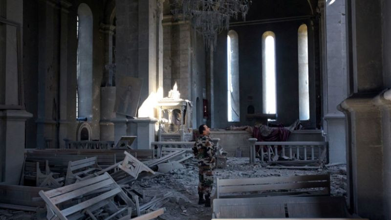 Азербайджан руши християнски храмове в Нагорни Карабах