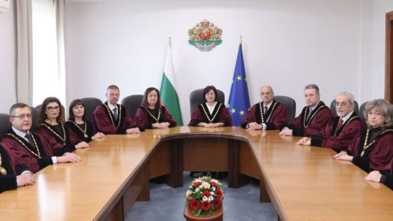 КС допусна делото за това дали решението на парламента за Съвета за мир е конституционно