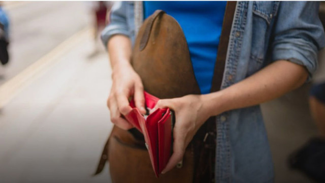 "В коя еврозона с 1473 евро семейство живее нормално": Народът бесен след данните на КНСБ