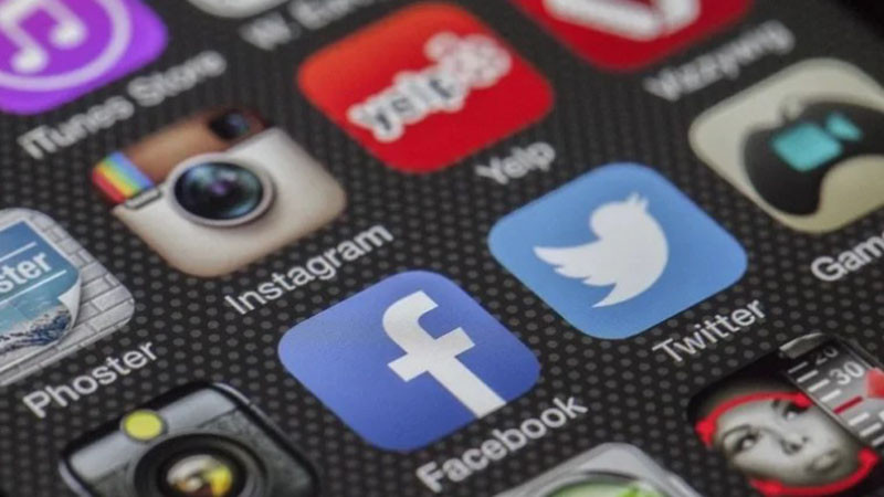 Meta пред сериозна глоба от ЕК – не успява да ограничи достъпа за деца под 13 г.