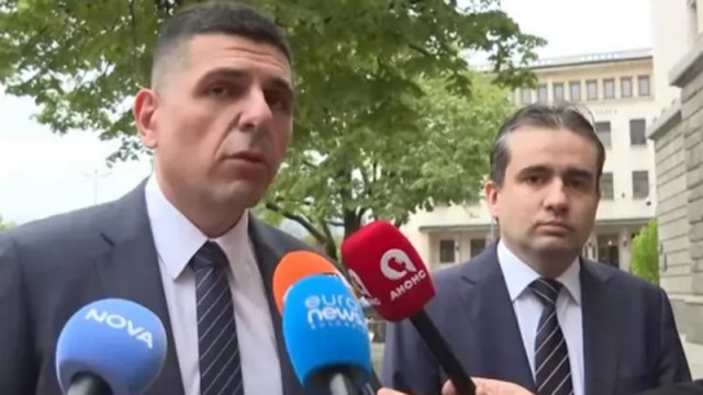 Ивайло Мирчев: Разделението в ПП-ДБ е голяма политическа грешка, приоритетите обаче - без промяна