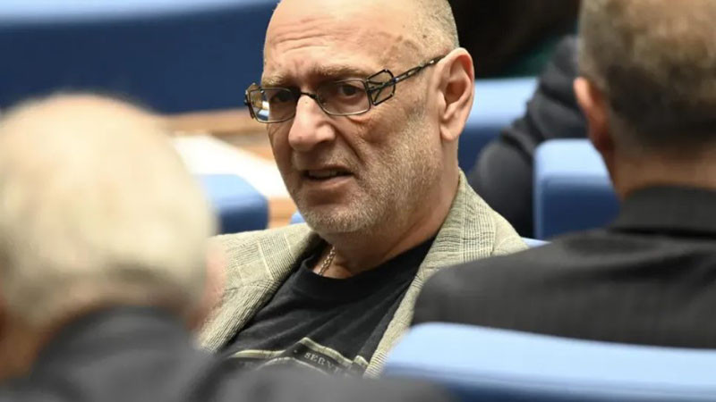 Инсулт покоси Любен Дилов-син