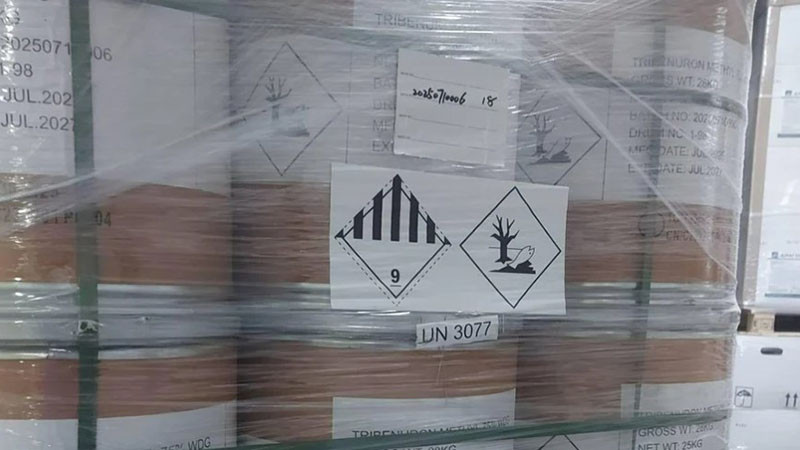 БАБХ блокира десетки тонове забранени препарати и торове без етикети или с изтекла годност