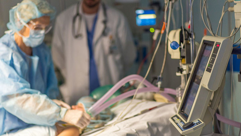 Кола падна от 6 метра на строящото се жп трасе край АМ "Европа", жена се бори за живот