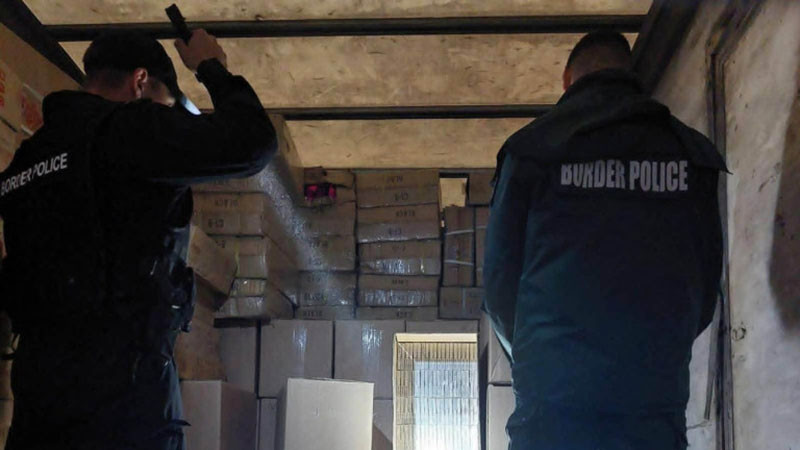 В Русе задържаха камион, превозващ 1,5 млн. къса цигари без бандерол