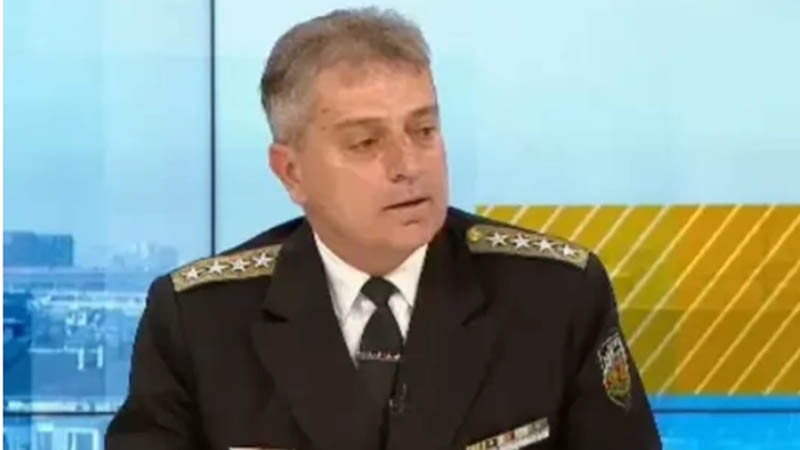 Адмирал Емил Ефтимов: Младите да се запознаят с живота в армията и възможностите за реализация