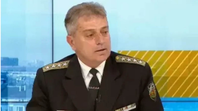 Адмирал Емил Ефтимов: Младите да се запознаят с живота в армията и възможностите за реализация