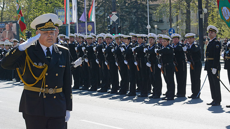 Варна отбеляза Деня на храбростта с водосвет на бойните знамена