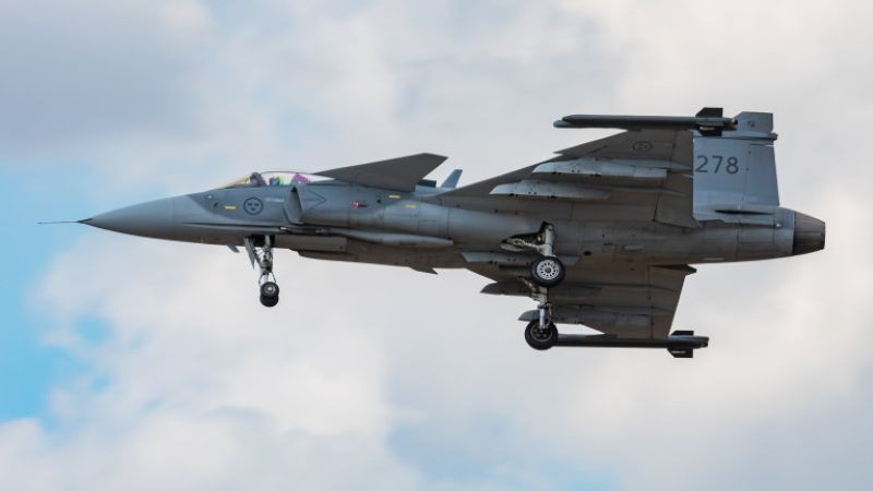 Швеция доволна от преговорите с Украйна за изтребители Gripen