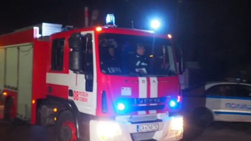 Във Варна изгоряха камион и лек автомобил