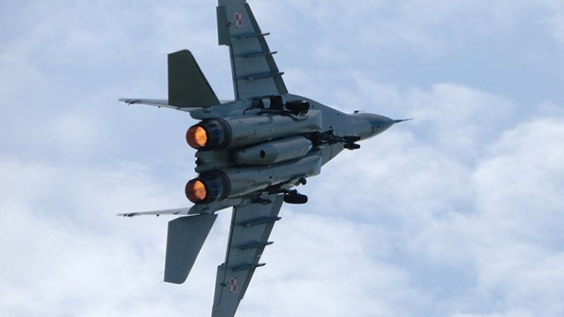 Полша вдигна изтребители и хеликоптери след масирана руска атака срещу Украйна