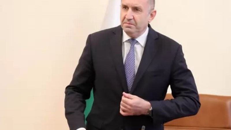 Радев назначи 6 нови заместник-министри
