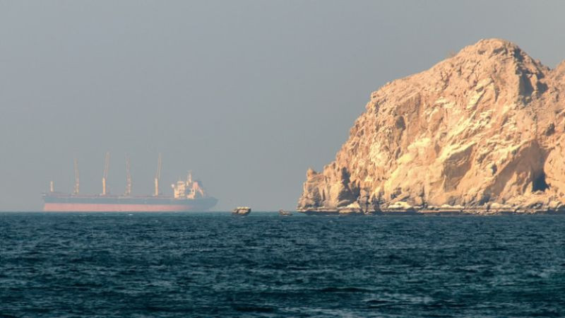 Иран вече пуска китайски кораби през Ормузкия проток